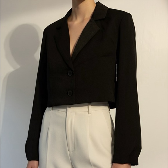 HYFVE Jackets & Blazers - NWT HYFVE Cropped Black Jacket